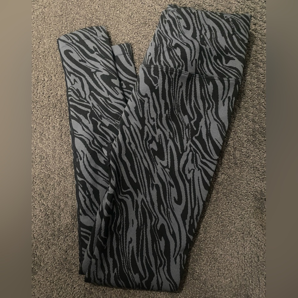 Spiritual Gangster Black and‎ Gray Patterned Leggings